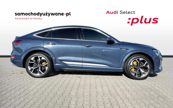 Audi e-tron cena 279900 przebieg: 11819, rok produkcji 2021 z Darłowo małe 742